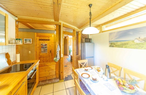 Ummanz Cottage | Holiday EC - Apartments in thatched house