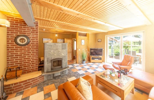 Ummanz Cottage | Holiday EC - Apartments in thatched house