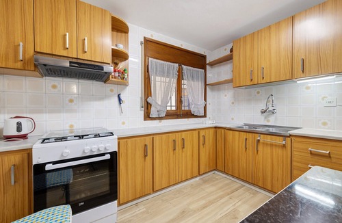 Cornudella de Montsant House | Holiday Home 'Ca La Cris' with Balcony and Wi-Fi