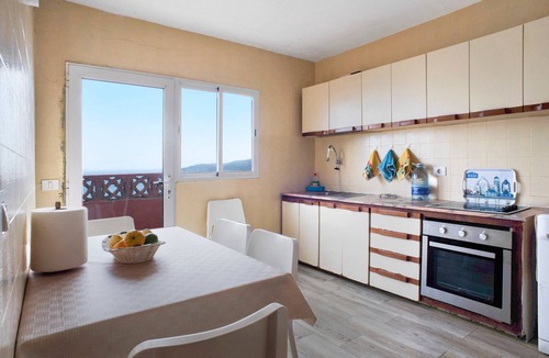 Galdar House | Holiday Home "El Faro Sardina" with Sea View, Terrace & Wi-Fi