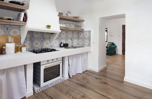 Almachar House | Holiday Home 'Abuela Antonia' with Mountain View, Private Pool and Wi-Fi