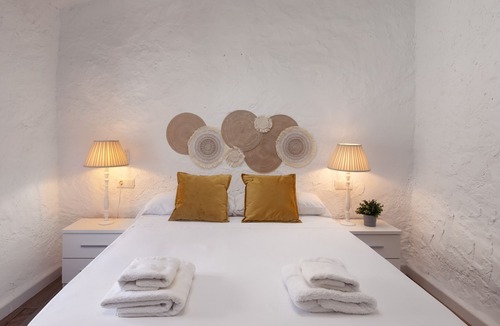 Almachar House | Holiday Home 'Abuela Antonia' with Mountain View, Private Pool and Wi-Fi