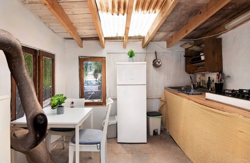 Teguise House | Holiday Home 'Aloe Art' with Shared Garden and Wi-Fi
