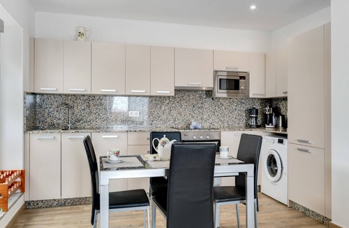 La Asomada House | Holiday Home 'Apartamento Garden' with Sea View, Terrace, Jacuzzi and Wi-Fi