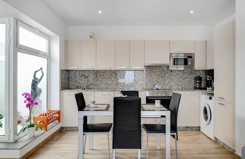 La Asomada House | Holiday Home 'Apartamento Garden' with Sea View, Terrace, Jacuzzi and Wi-Fi