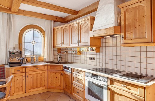 Helfenstein House | Holiday Home 'Haus Hart Im Zillertal 6 People' with Mountain View, Terrace & Wi-Fi