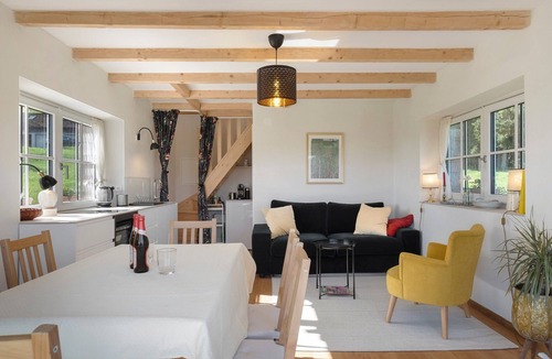 Lauterbach House | Holiday Home 'Backhaus' with Mountain View, Private Terrace and Private Garden