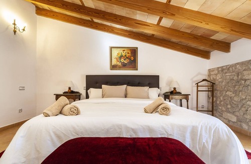 Petra House | Holiday Home 'Beata House' with Pool, Garden, Terrace & Wi-Fi