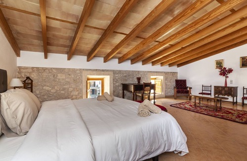 Petra House | Holiday Home 'Beata House' with Pool, Garden, Terrace & Wi-Fi