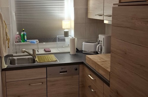 Benz House | Holiday Home 'Benz' with Private Terrace and Wi-Fi