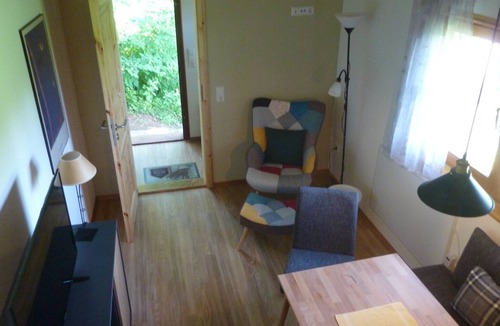 Dornhan House | Holiday Home 'Bienenhaus' with Private Terrace, Private Garden and Wi-Fi