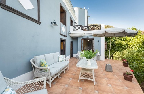 El Paso House | Holiday Home 'Caldera De Taburiente Rural' with Mountain View, Private Terrace and Wi-Fi