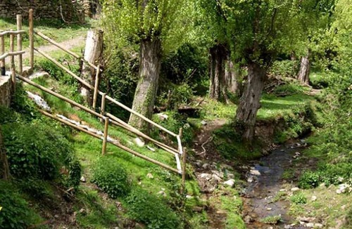 San Roman de Cameros House | Holiday Home 'Casa Del Tio Conejo' with Mountain View, Shared Pool and Wi-Fi