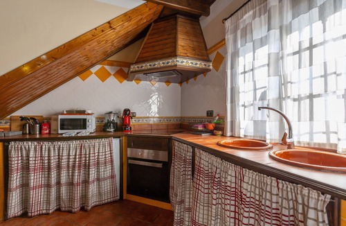 Montecorto House | Holiday Home "Casa Teones" with Mountain Views, Private Pool and Terrace