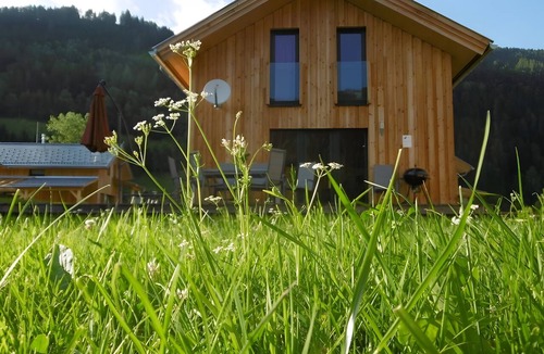 Murau House | Holiday Home 'Chalet Prinz' with Wi-Fi