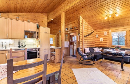 Sundern House | Holiday Home 'Hohlwegstübchen' with Shared Terrace, Shared Garden and Wi-Fi