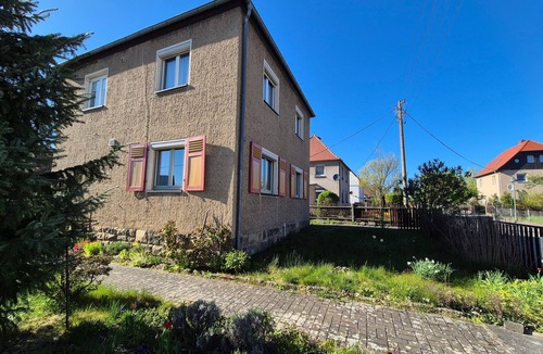 Lohmen House | Holiday Home 'Elbsandstein vor der Tür' with Private Terrace and Garden