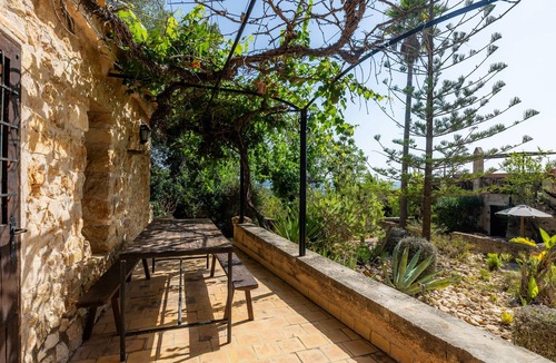 Petra House | Holiday Home "Es Colomer" with Mountain View, Shared Pool & Wi-Fi