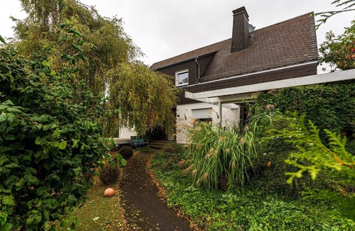 Moehnesee House | Holiday Home 'Exklusiv, 123 Qm' with Shared Terrace, Shared Garden and Wi-Fi