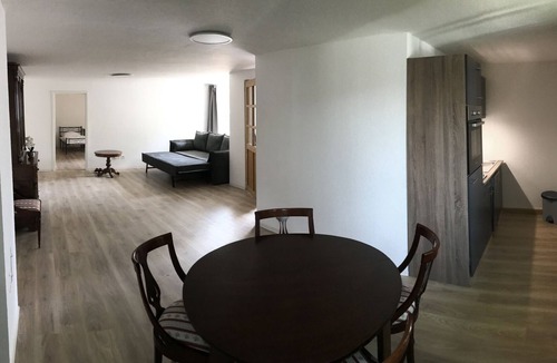 Sudstadt House | Holiday Home 'Ferien- Monteurwohnung In Nürnberg' with Wi-Fi