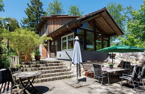 Tuttlingen House | Holiday Home 'Ferienhaus Honberg' with Private Terrace, Private Garden and Wi-Fi