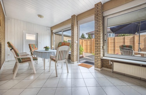 Kreyenbruck House | Holiday Home 'Ferienhaus Inge' with Private Terrace, Private Garden and Wi-Fi