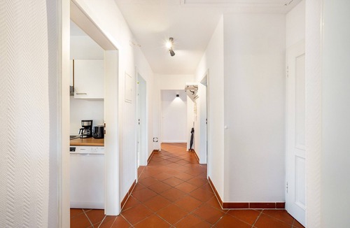 Sankt Jurgen House | Holiday Home 'Ferienwohnung Gestüt Kriseby' with Shared Terrace, Shared Garden and Wi-Fi