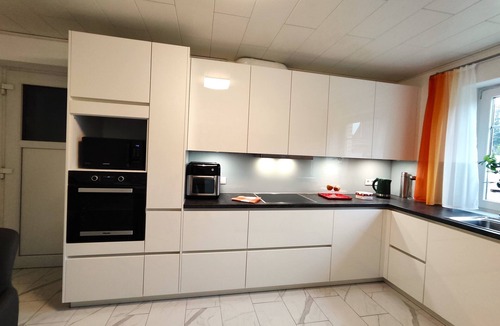 Wersen House | Holiday Home 'Grand Westfalia' with Terrace, Sports Room & 4 Free E-Bikes