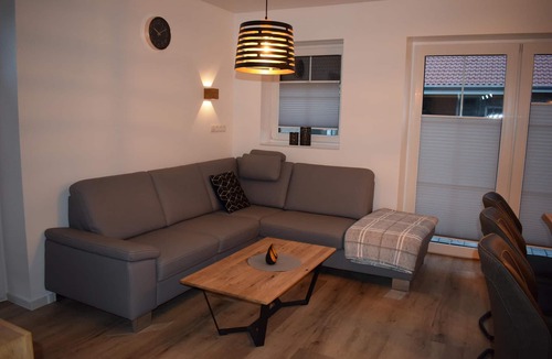Geeste House | Holiday Home 'Hanni' with Sauna, Garden and Wi-Fi