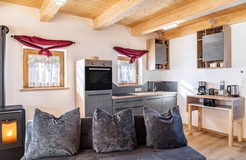 Bruck am Ziller House | Holiday Home 'Haus Glückswiese' with Zillertal Views and Private Terrace