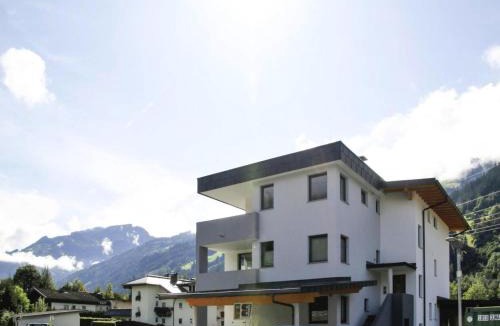 Distelberg Apartment | Holiday Home in Aschau by Zillertal Alps