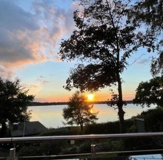 Ponitz am See House | Holiday Home in Klingberg mit Seeblick by Interhome