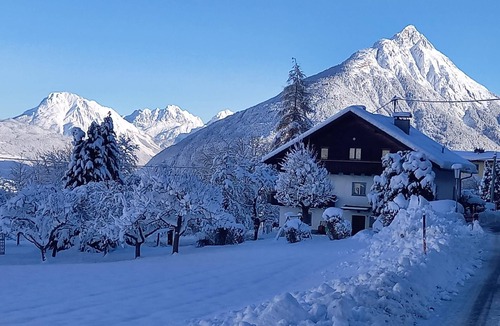 Imsterberg Apartment | Holiday home in Tyrol at 1000 m above sea level with garden and barbecue - Haus Alfred Grall