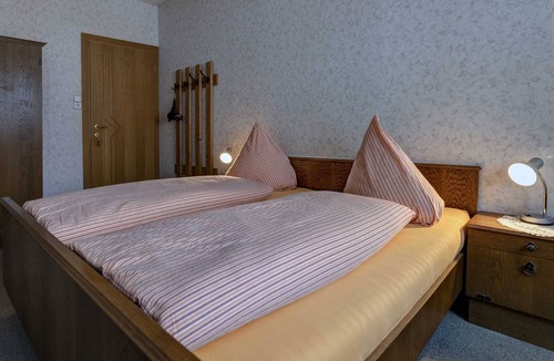 Nesselwaengle Apartment | Holiday home Karoline - Haus Hahnenkamm