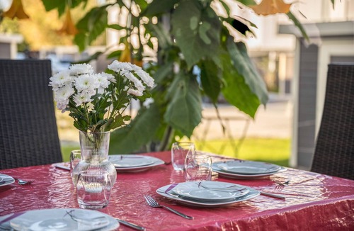 Padelugge House | Holiday Home "Lübeck Buntekuh" with Garden, Balcony & A/C