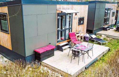 Wemding House | Holiday Home Tiny Haus Auszeit Am See by Interhome