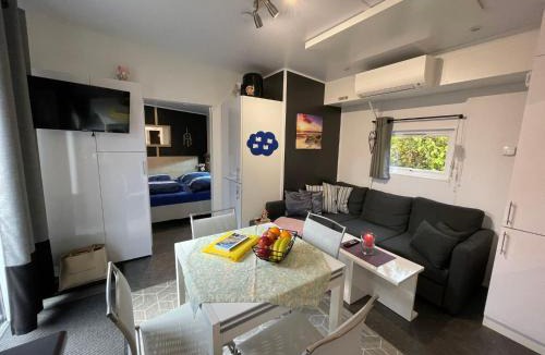 Wemding House | Holiday Home Tiny Haus Ulrike by Interhome