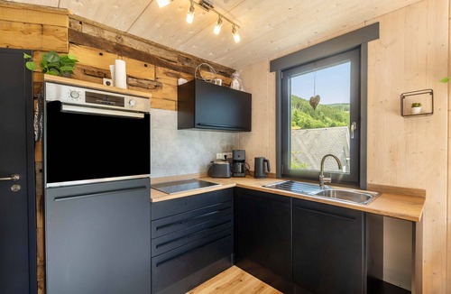 Kickenbach House | Holiday Home 'Traumblick' with Mountain View, Private Terrace and Wi-Fi