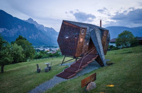 Lienz House | Holiday Home 'Ufogel' with Mountain View, Wi-Fi and Air Conditioning
