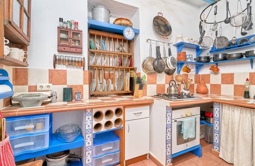 Comares House | Holiday Home Villa Carlitos with Mountain View, Balcony, Terrace