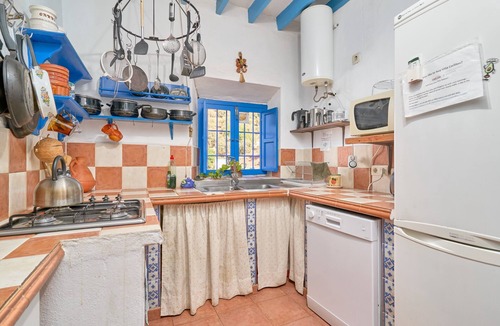 Comares House | Holiday Home Villa Carlitos with Mountain View, Balcony, Terrace