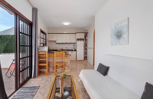 Tigaday Apartment | Holiday Home Villa Luisa 2 with Sea View, Terraces & Wi-Fi