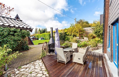 Frenkhausen House | Holiday Home 'Villa Natura' with Mountain View, Terrace, Garden & Wi-Fi
