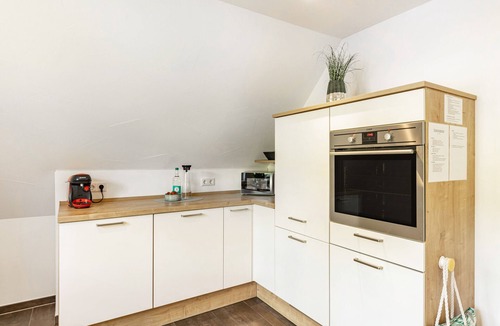 Eslohe House | Holiday Home 'Weitblick' with Mountain View, Shared Terrace and Wi-Fi