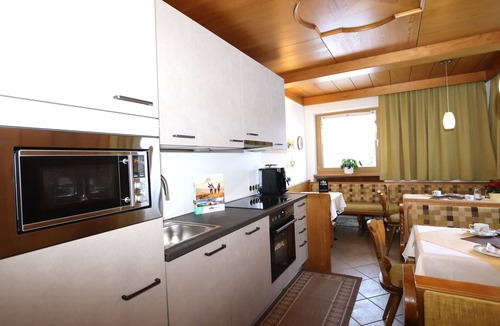 Zwieselstein House | Holiday home with balcony and ski storage