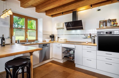 Burgweiler House | Holiday Home “With Sun Terrace” with Balcony and Wi-Fi