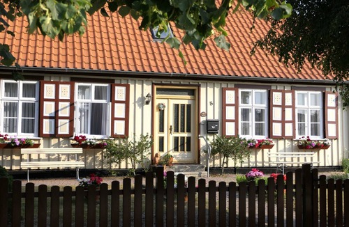 Ostseebad Prerow Apartment | Holiday Room - Captain's house near the beach