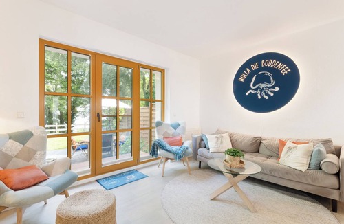 Alt Reddevitz Apartment | Holla die Boddenfee @Höfthus 68sqm own entrance thatched roof terrace sea view