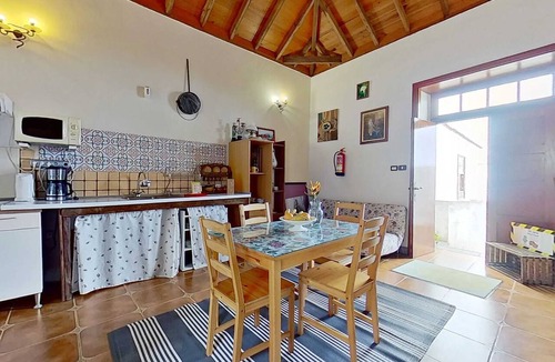 Valle de Guerra Apartment | Homerez - Sea view apt in La Laguna