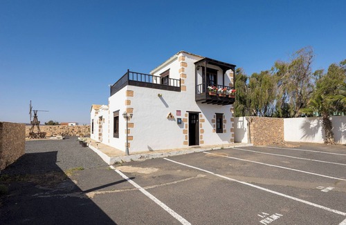 Triquivijate Apartment | Home2Book La Molina A, Cozy Terrace Retreat
